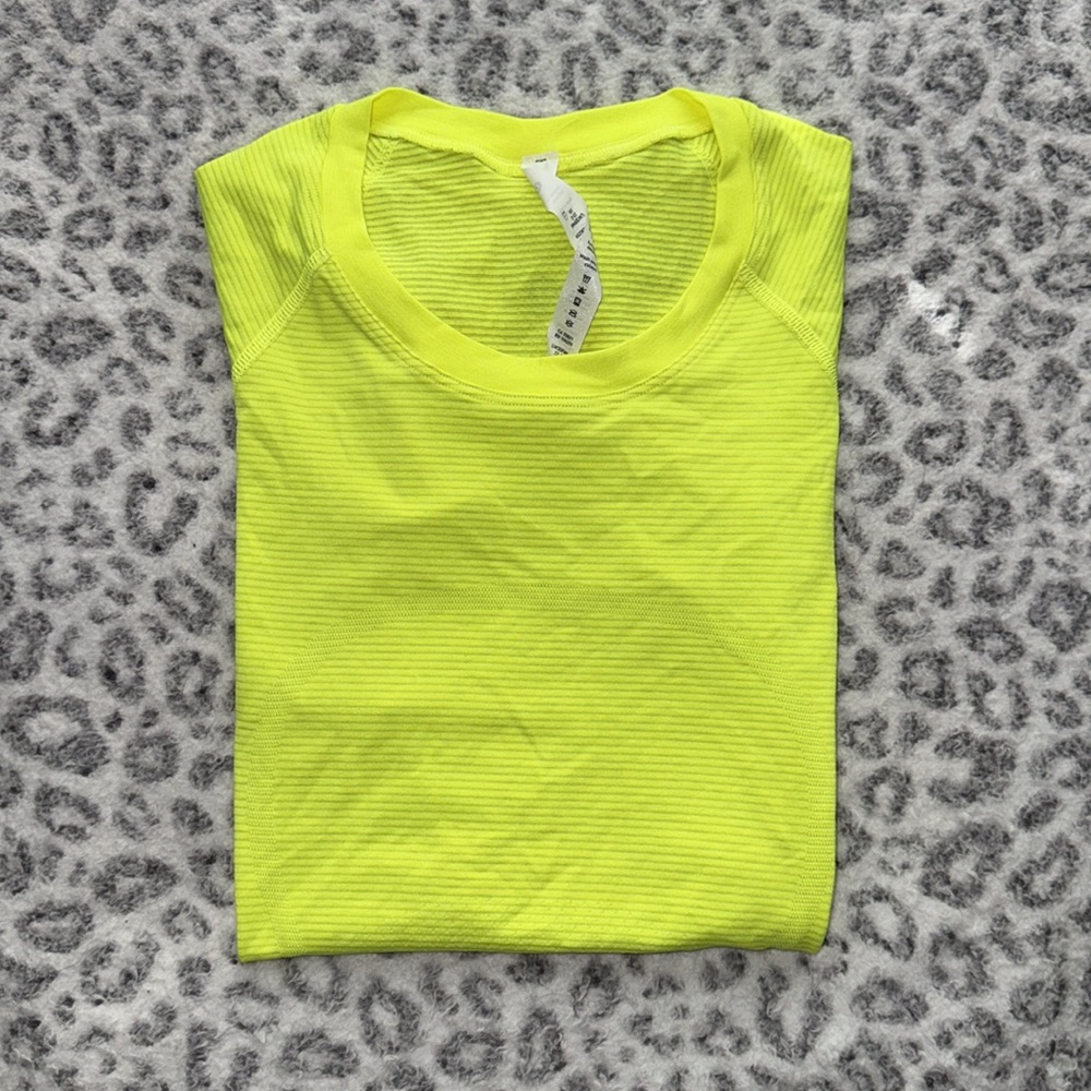 NWT lululemon bright yellow swiftly tech short sleeve 2.0